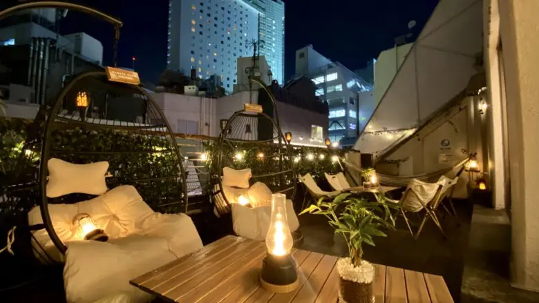 渋谷ガーデンルーム４F　「渋谷ガーデンルーム」は、貸切に特化したおしゃれ居酒屋です！
20人・３0人・40人など結婚式二次会貸切はお任せください！